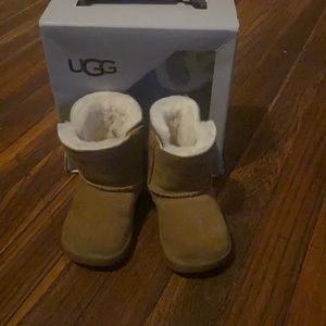 Toddler ugg boots. Barely worn. Good condition
